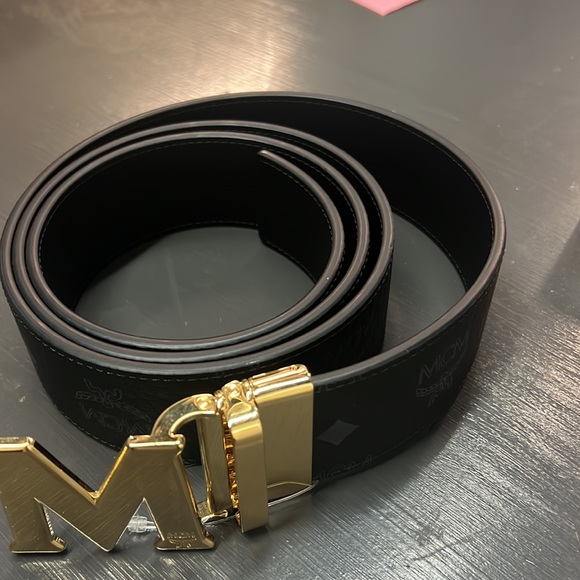 MCM
Men's Claus Monogram Reversible Belt - Picture 3 of 8